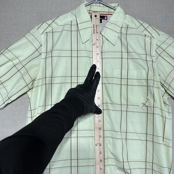Quiksilver Men’s Shirt Small Button Up Green Short Sleeve Plaid Party - Picture 5 of 13
